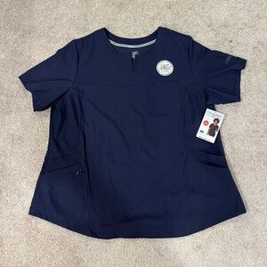 ClimateRight by CuddlDuds 6 Pocket Scrub Top